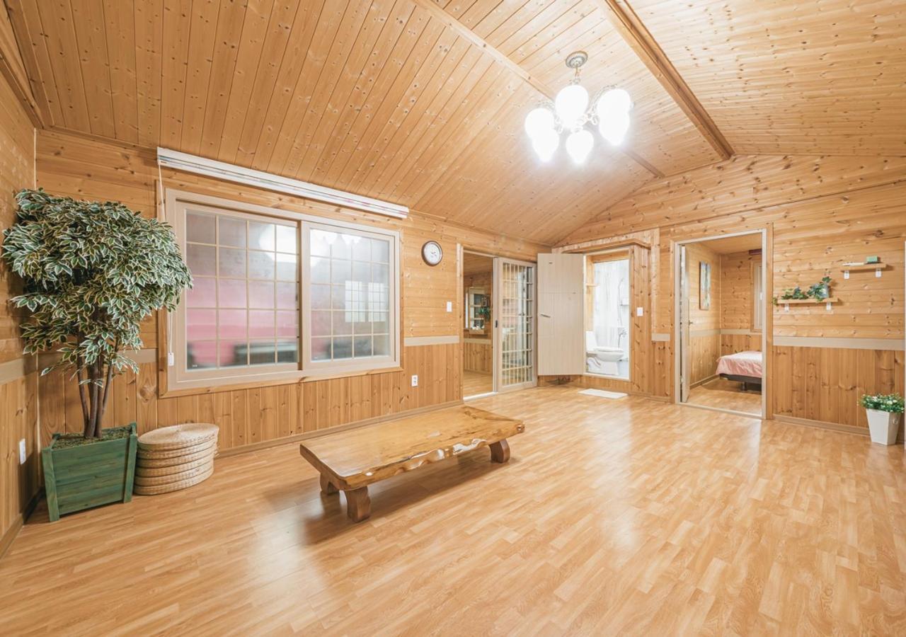 Jeju Haepoomdal Pension Esterno foto